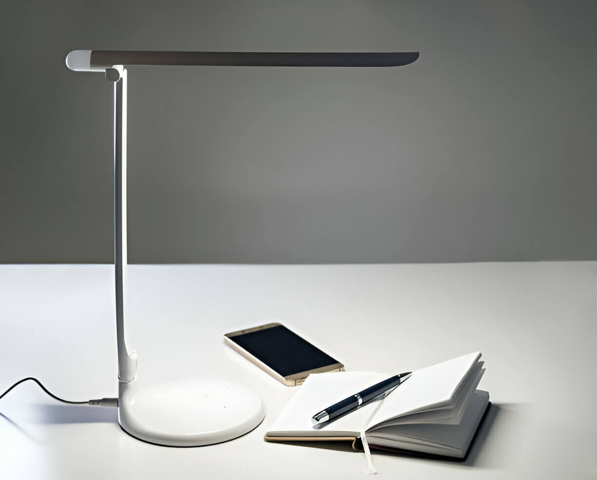 4 LÝ DO TẠI SAO BẠN CẦN MỘT CHIẾC ĐÈN BÀN LED